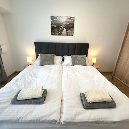 2 Room Apartment, New Building, Balcony, 208 Rovinka ภายนอก รูปภาพ