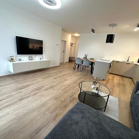 2 Room Apartment, New Building, Balcony, 208 Rovinka ภายนอก รูปภาพ