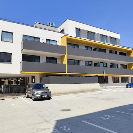 2 Room Apartment, New Building, Balcony, 208 Rovinka ภายนอก รูปภาพ