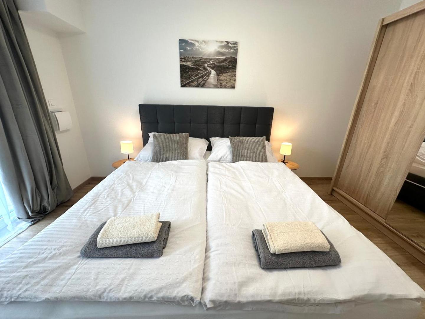 2 Room Apartment, New Building, Balcony, 208 Rovinka ภายนอก รูปภาพ