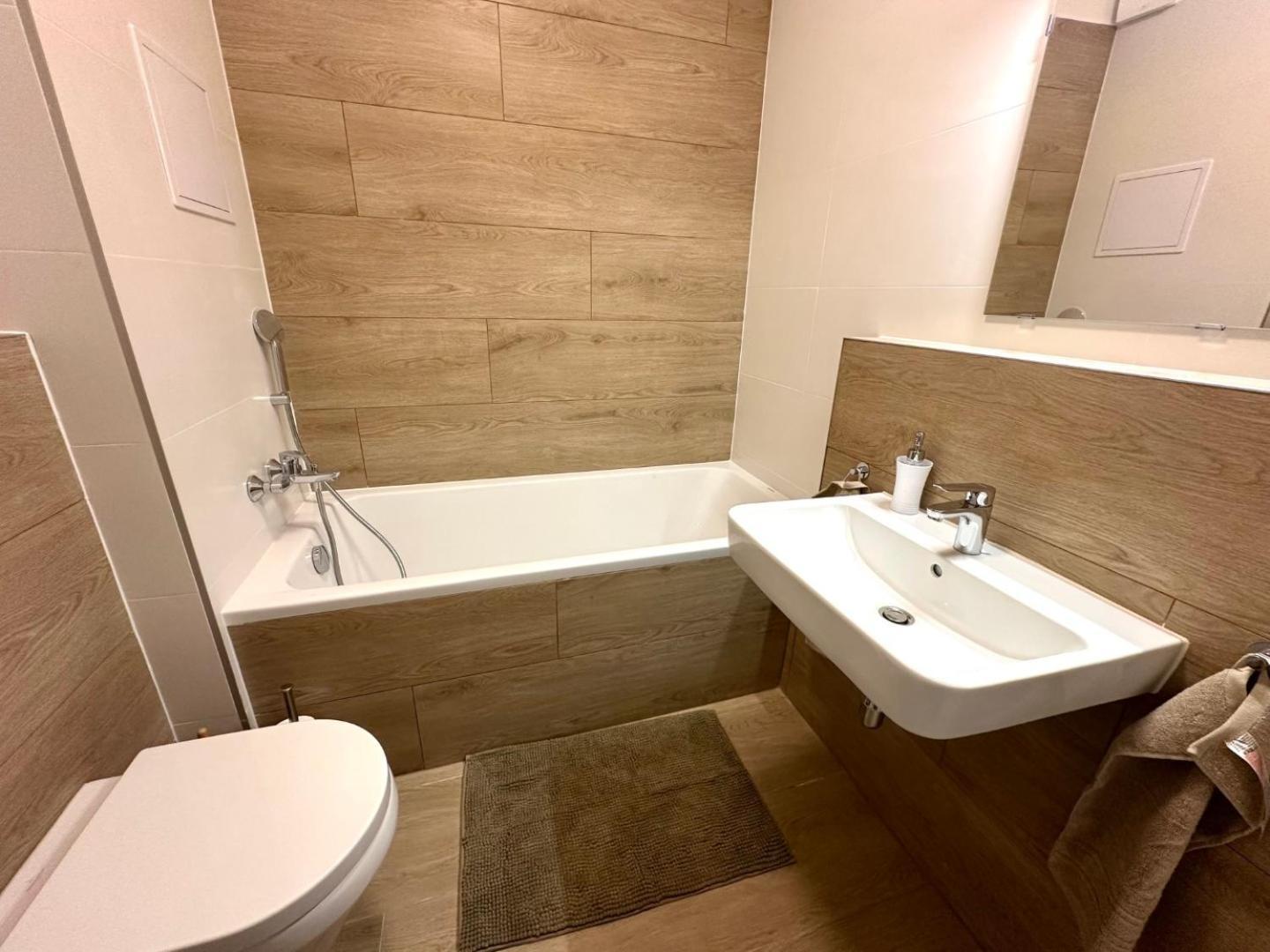 2 Room Apartment, New Building, Balcony, 208 Rovinka ภายนอก รูปภาพ