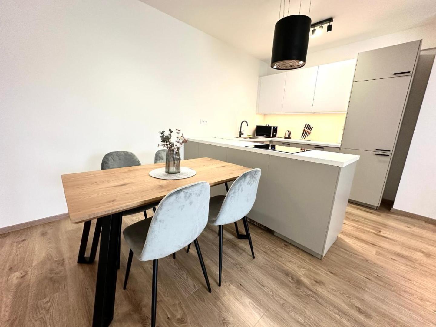 2 Room Apartment, New Building, Balcony, 208 Rovinka ภายนอก รูปภาพ