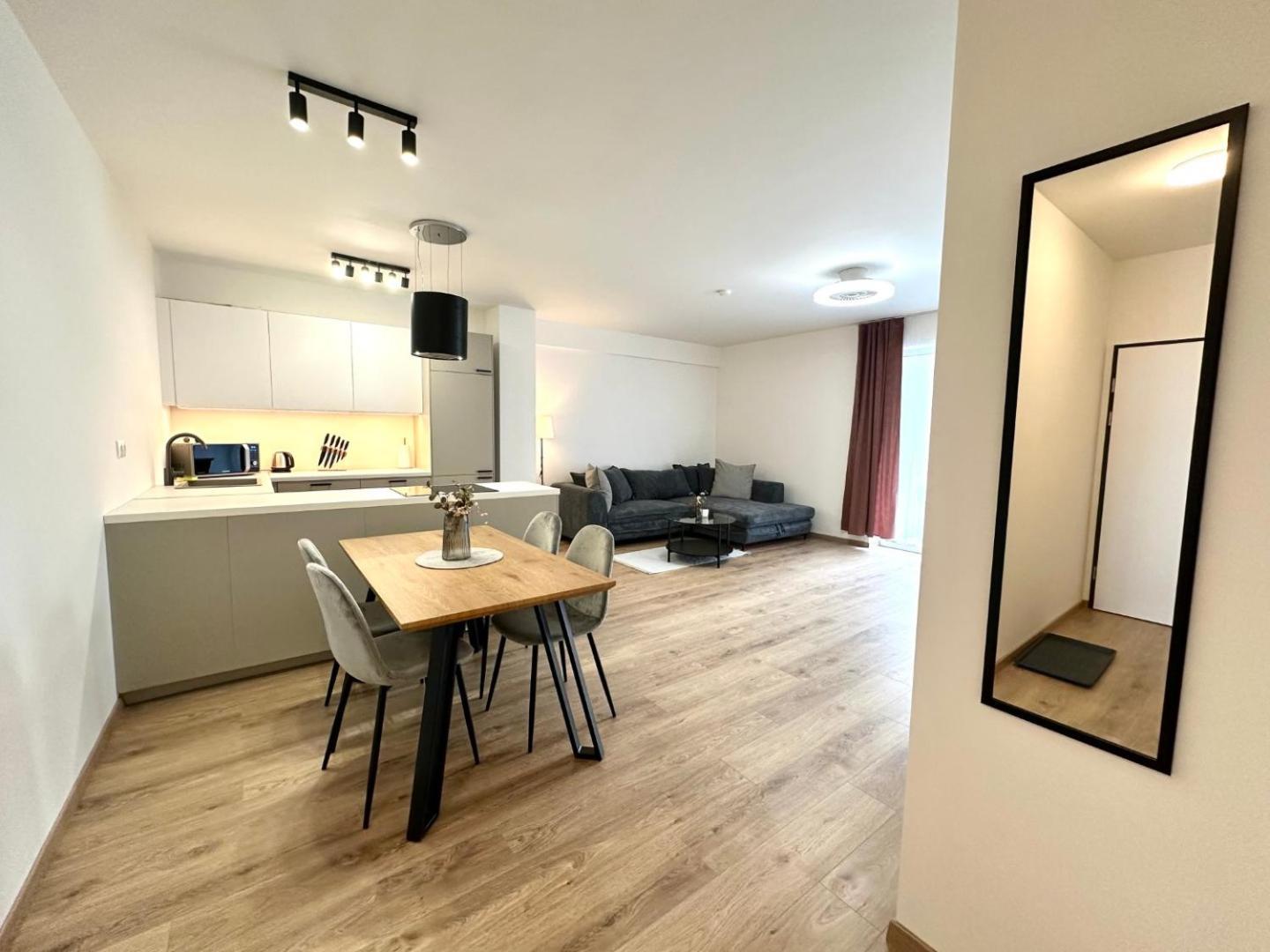 2 Room Apartment, New Building, Balcony, 208 Rovinka ภายนอก รูปภาพ
