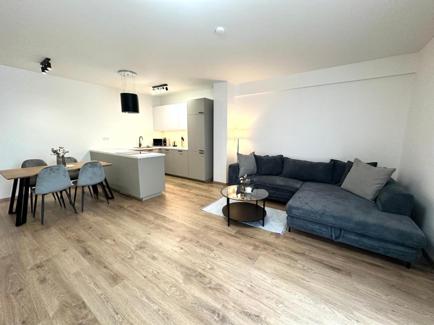 2 Room Apartment, New Building, Balcony, 208 Rovinka ภายนอก รูปภาพ