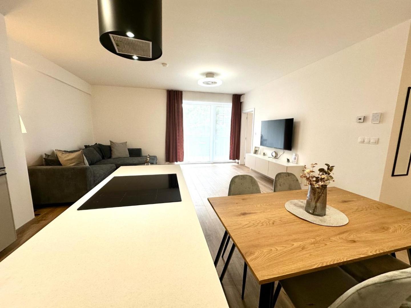 2 Room Apartment, New Building, Balcony, 208 Rovinka ภายนอก รูปภาพ