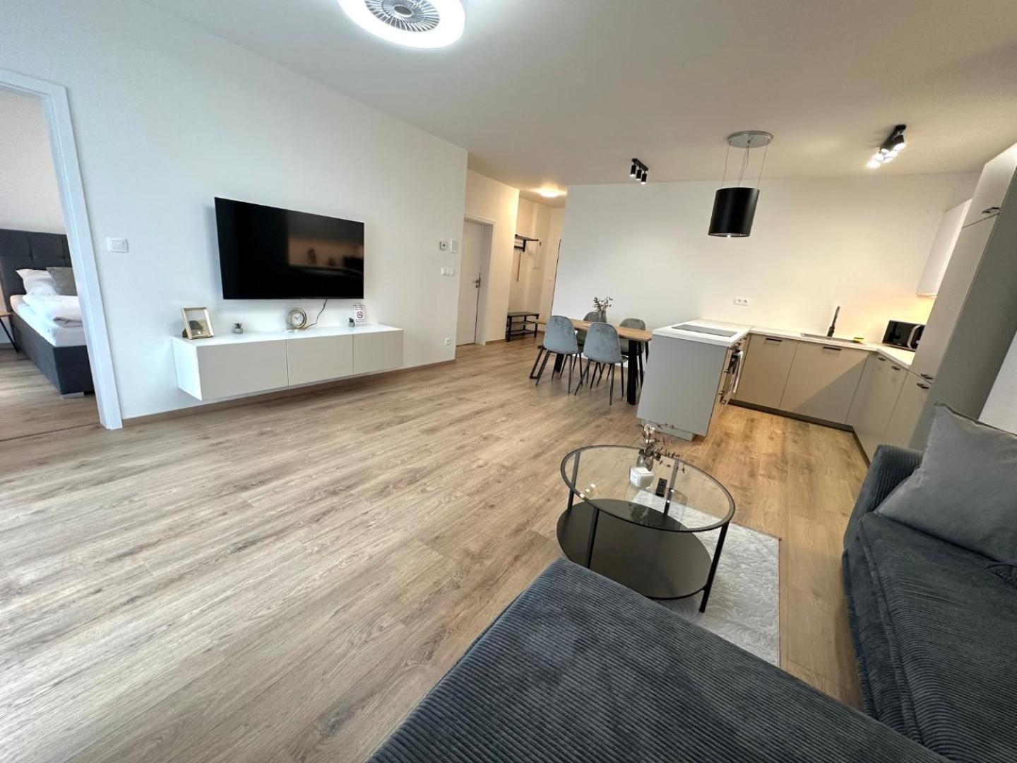 2 Room Apartment, New Building, Balcony, 208 Rovinka ภายนอก รูปภาพ