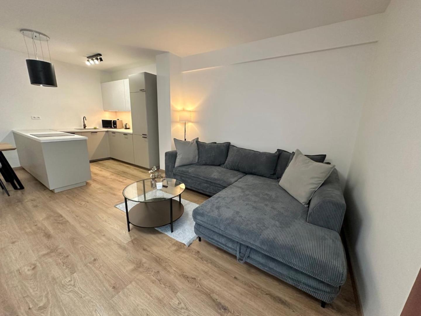 2 Room Apartment, New Building, Balcony, 208 Rovinka ภายนอก รูปภาพ