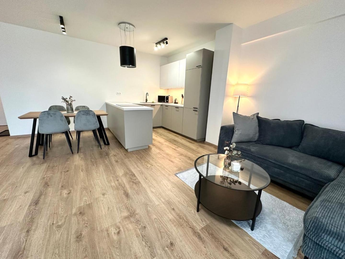 2 Room Apartment, New Building, Balcony, 208 Rovinka ภายนอก รูปภาพ